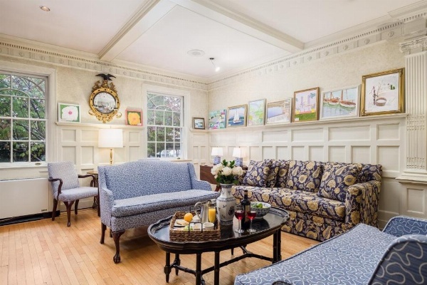 Simsbury 1820 House image 9