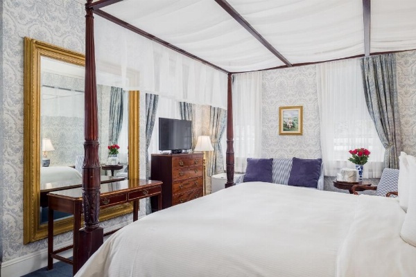 Simsbury 1820 House image 27