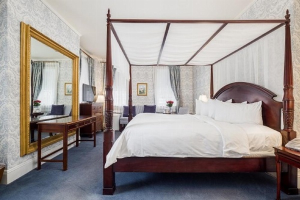 Simsbury 1820 House image 28